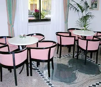 Hotel Villa Luigia Rimini 3*,
