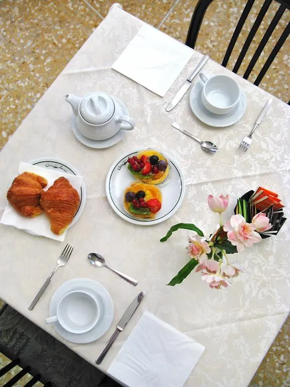 Hotel Villa Luigia Rimini 3*,